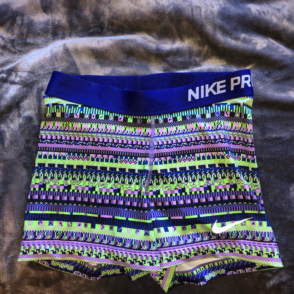Women’s Nike Pros